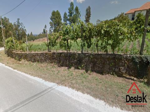 453m2 land located in Paços de Vilharigues. Inserted in a subdivision for construction of modern sty