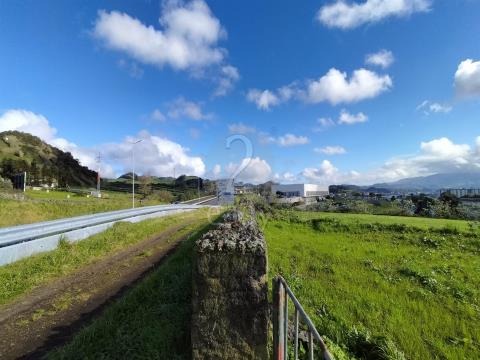 Terreno em Ponta Delgada