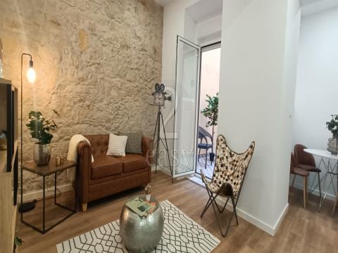 Apartment with patio in São Domingos de Benfica - Charm, Comfort and Elegance!