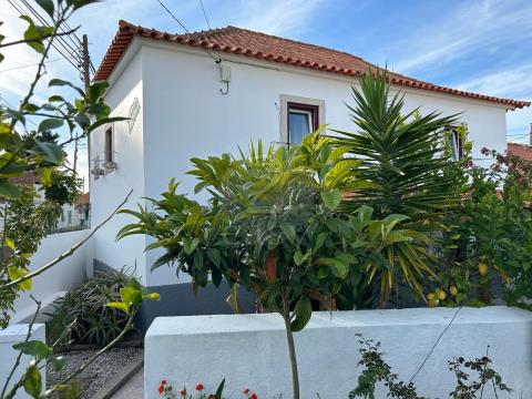 3 bedroom villa located in Gouveia with patio and garden