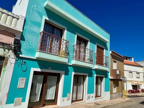 Guest house with seven suites in an excellent location in Alvor