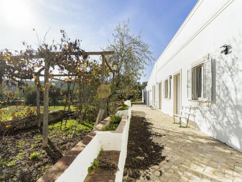 Exclusive Rural Retreat: Refurbished Villa with 5 Suites on a plot of 5400m2