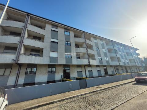 Apartamento T2 no Último Piso com 2 Varandas, em Oliveira do Douro