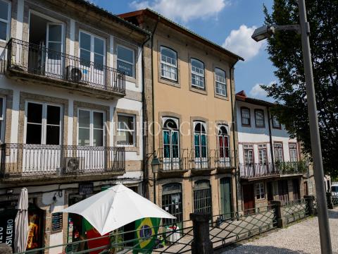 Building with 3 floors + 1 and Patio - Historical Center Guimarães
