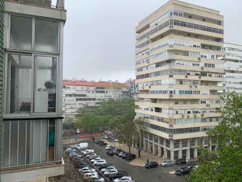 Piso de 2 habitaciones en Benfica