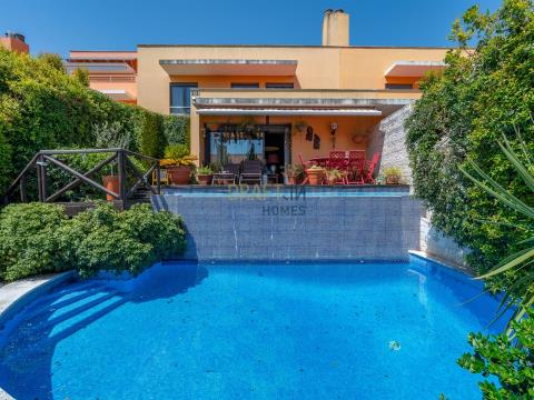 5 Bedroom Townhouse with swimming pool in Tagus Village.