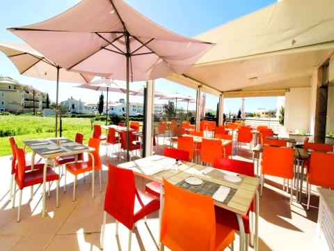 Restaurante con terraza en venta en Albufeira