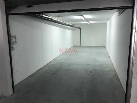 Garagem fechada para 2 carros na Povoa de Varzim  &#124; NOVA Imobiliária